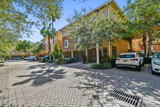 $2,300 | 2945 Northeast 185th Street, Unit 1407, Aventura, FL 33180