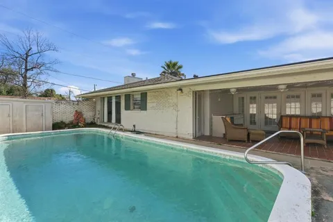 $239,000 | 2100 Winnie Street, Lake Charles, LA 70601