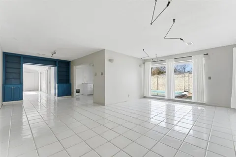 $239,000 | 2100 Winnie Street, Lake Charles, LA 70601