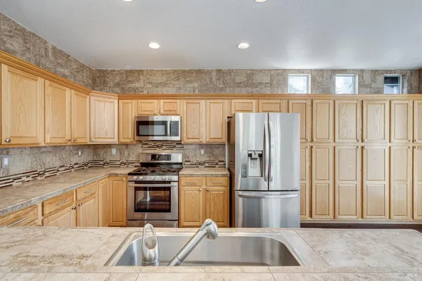$809,000 | 8843 Oakfield Lane, Windsor, CA 95492