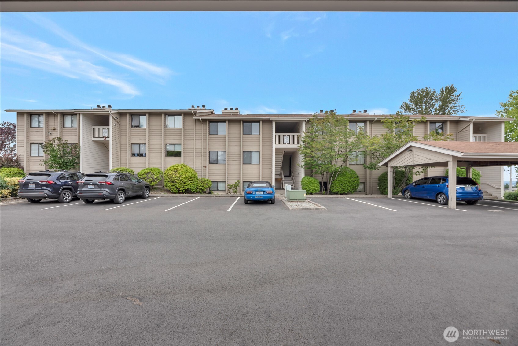 1321 South Puget Drive, Unit 35 Renton, WA 98055 - Photo 2 of 17 Gallery Image 2