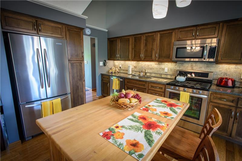 3032 Haberlein Road Gibsonia, PA 15044 - Photo 6 of 25 Gallery Image 6
