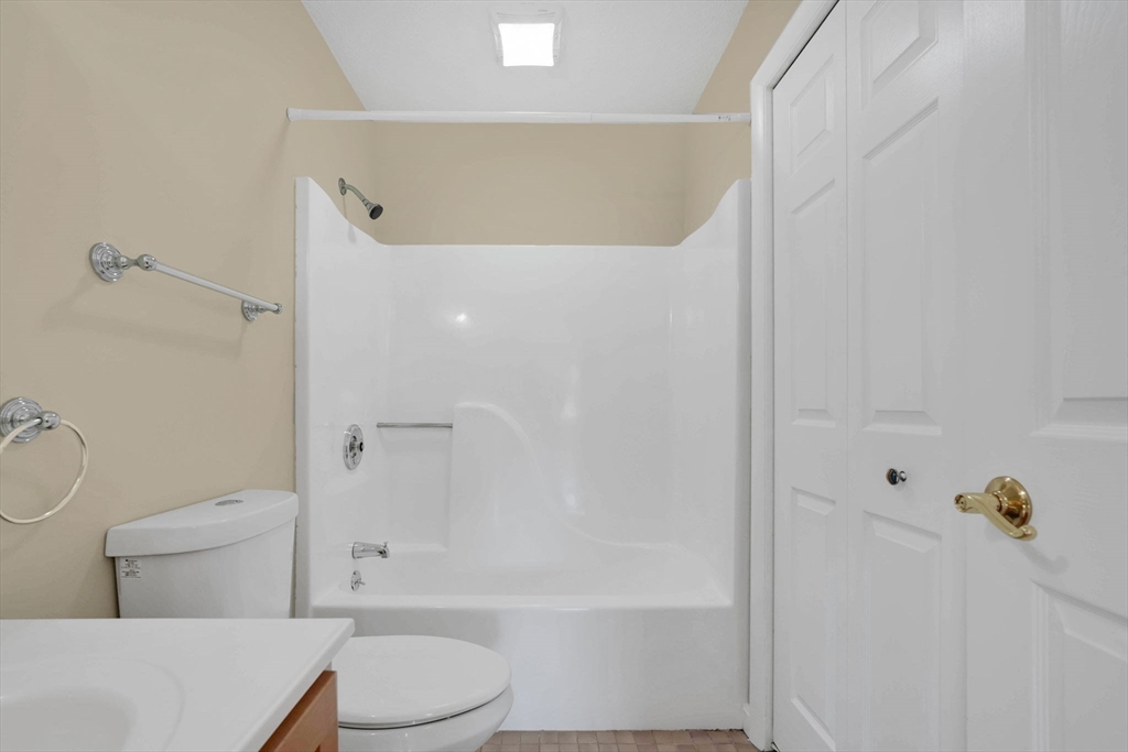 16 Maple Crest Circle, Unit J Holyoke, MA 01040 - Photo 23 of 34