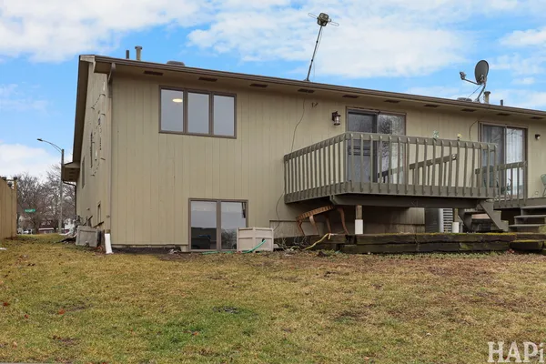 $1,950 | 920 Pleasant Street, Woodstock, IL 60098