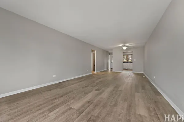 $1,950 | 920 Pleasant Street, Woodstock, IL 60098