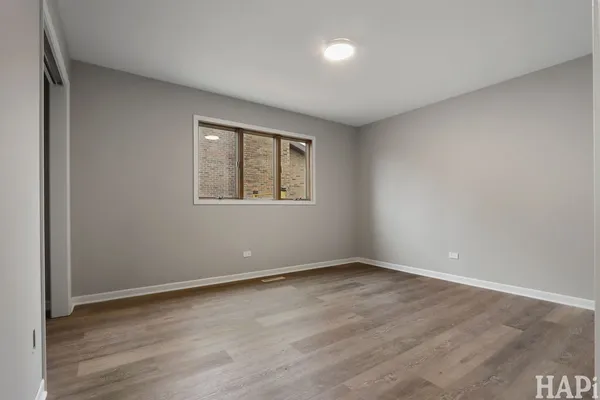 $1,950 | 920 Pleasant Street, Woodstock, IL 60098