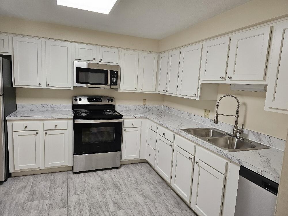 1784 Shady Lane Road Columbus, OH 43227 - Photo 3 of 17 1784Kit