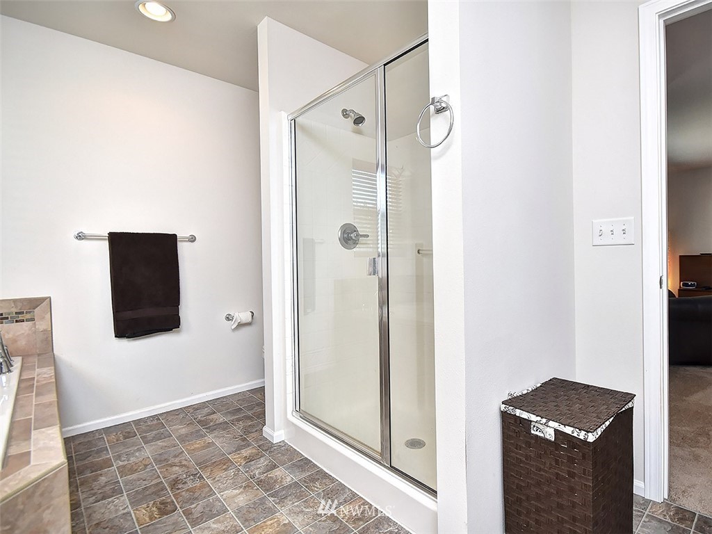 3915 178th Street Southeast Bothell, WA 98012 - Photo 14 of 22 Gallery Image 14