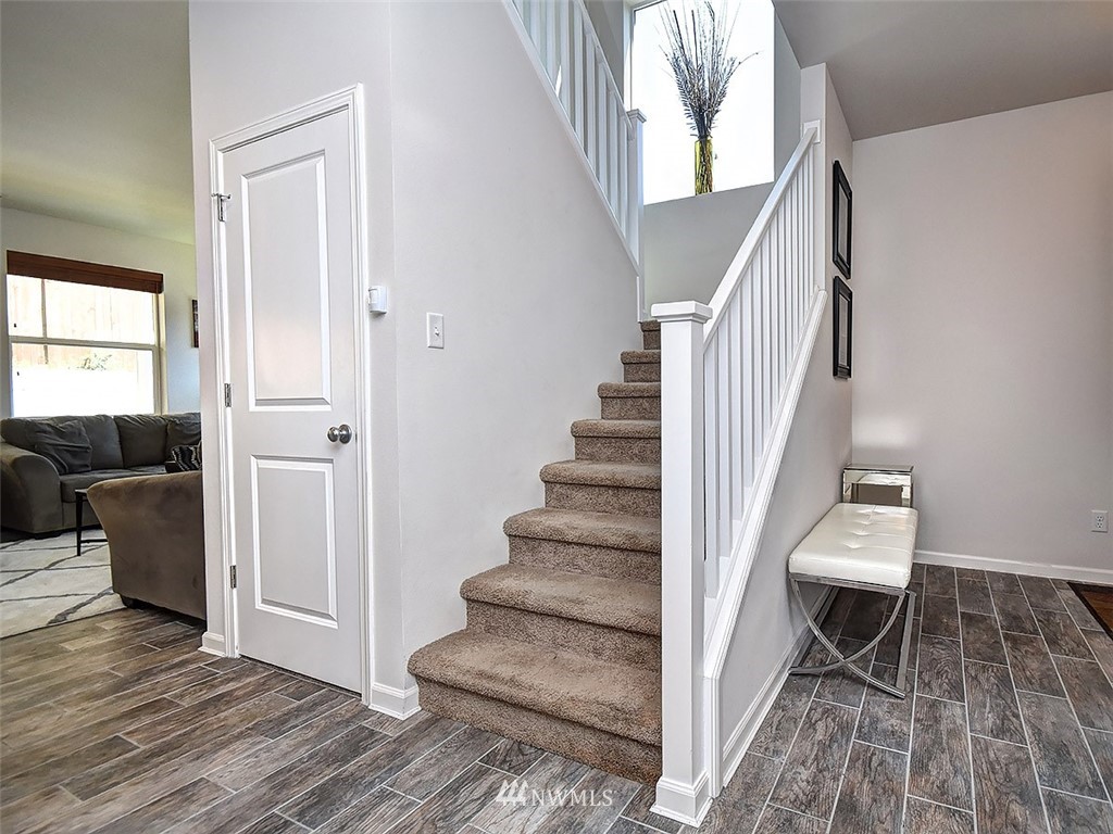 3915 178th Street Southeast Bothell, WA 98012 - Photo 3 of 22 Gallery Image 3
