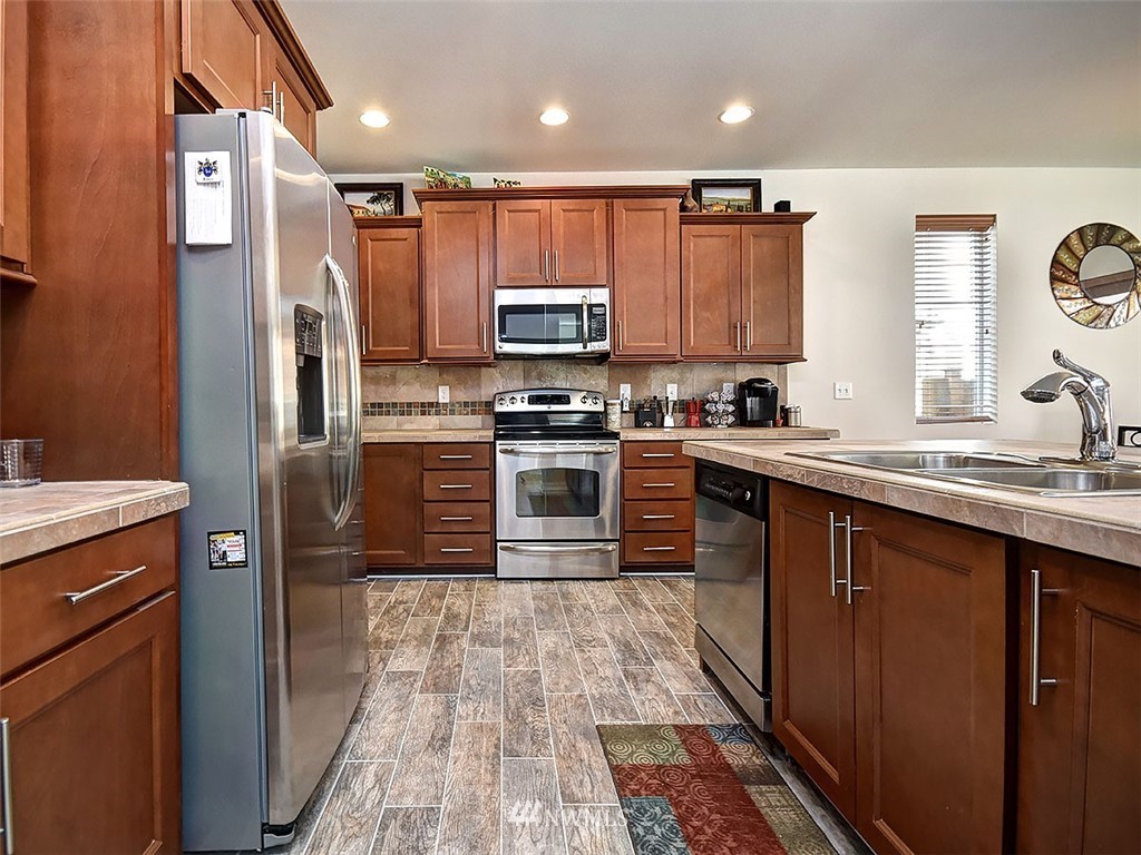 3915 178th Street Southeast Bothell, WA 98012 - Photo 8 of 22 Gallery Image 8