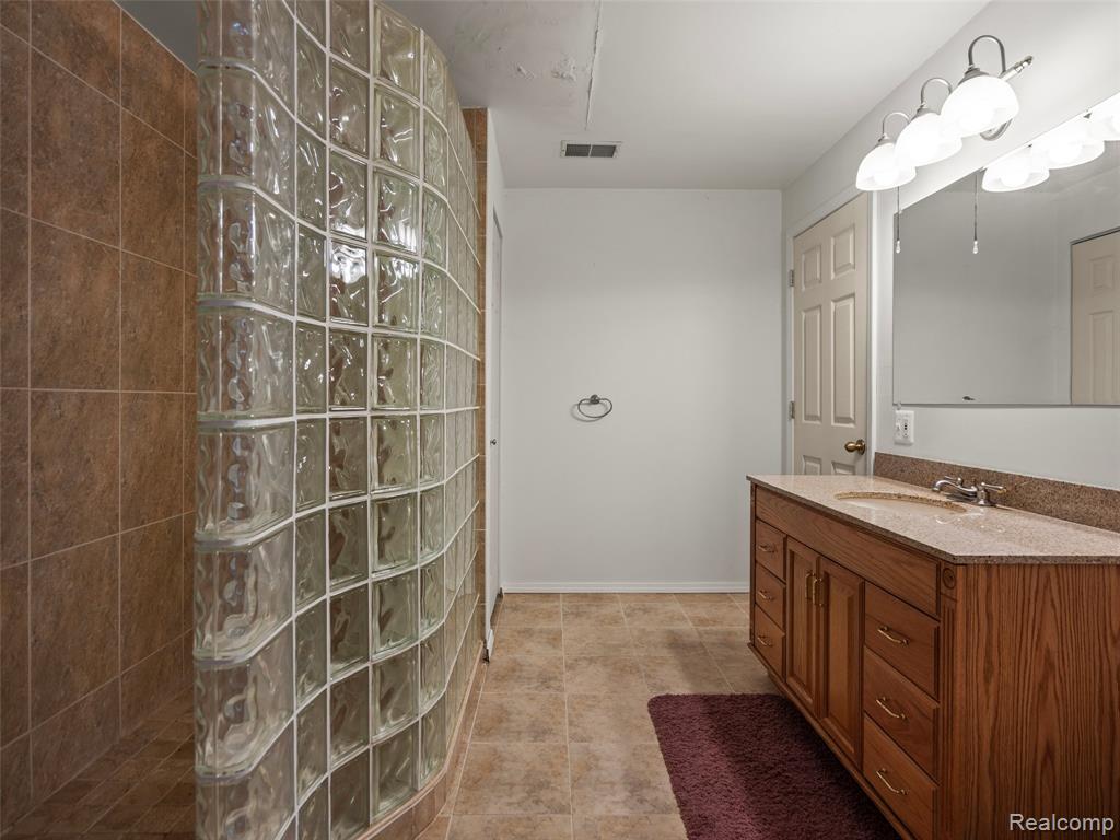 7286 Pine Knob Road Clarkston, MI 48348 - Photo 46 of 71