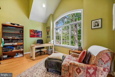 $1,490,000 | 6 Old Stage Court, Rockville, MD 20852