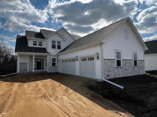 $667,169 | 1250 Mamerow Lane West, Oconomowoc, WI 53066