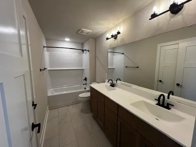 $667,169 | 1250 Mamerow Lane West, Oconomowoc, WI 53066