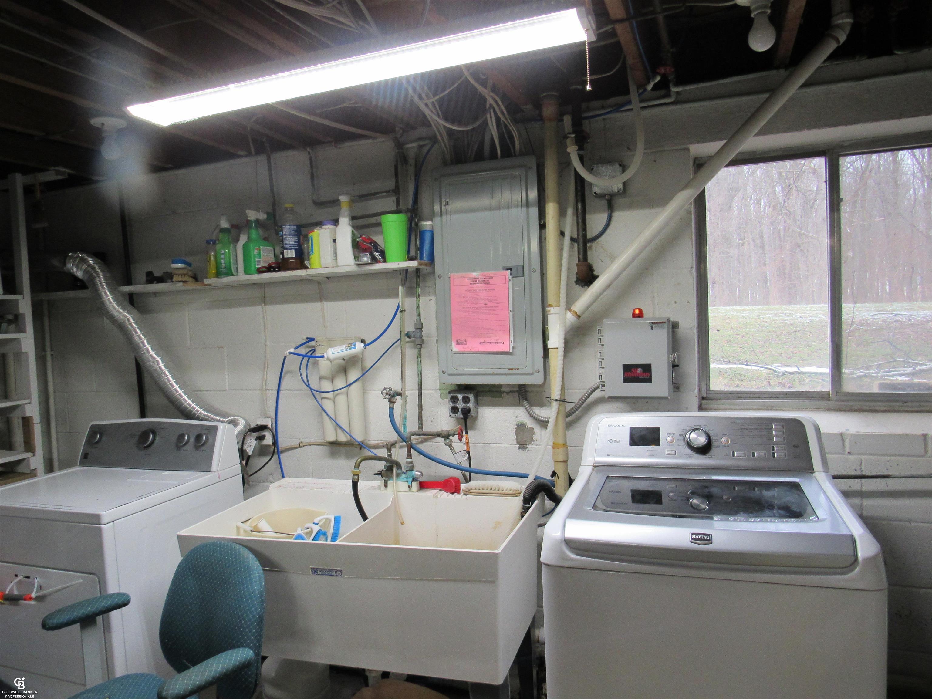 3204 South Van Dyke Road Almont, MI 48003 - Photo 15 of 45 50132354-50d33bc3-081d-4db6-a4db-31d5f7ace95f.JPG