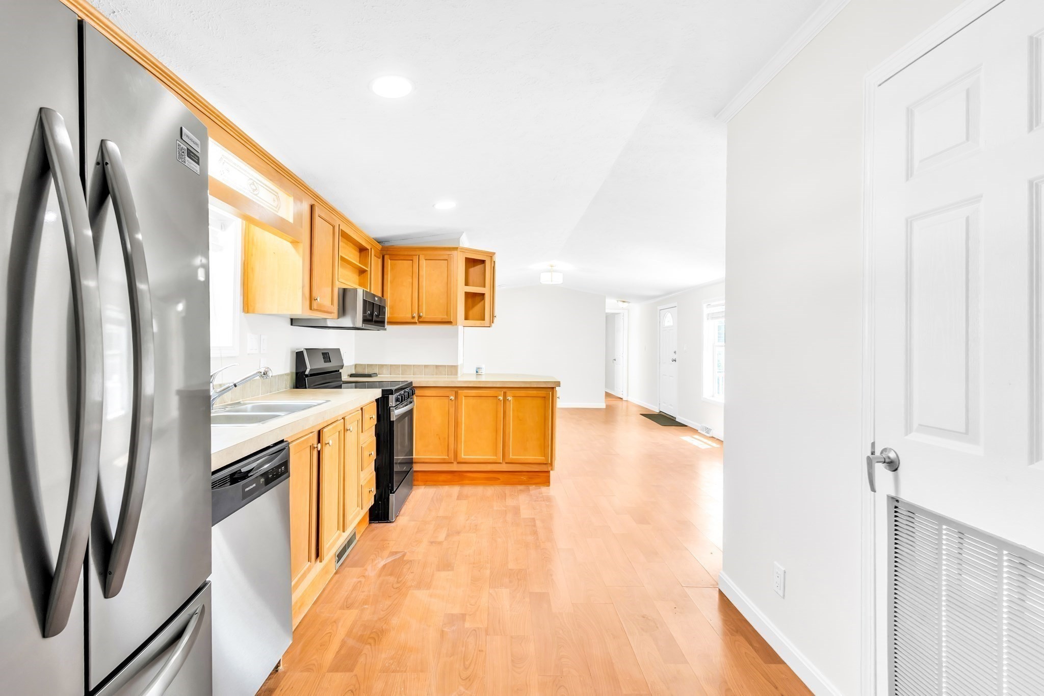 181 Boston Post Road East, Unit 52 Marlborough, MA 01752 - Photo 5 of 26 Gallery Image 5