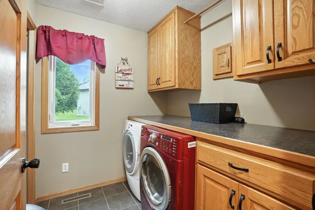 $404,500 | 93 10th Street South, Sartell, MN 56377