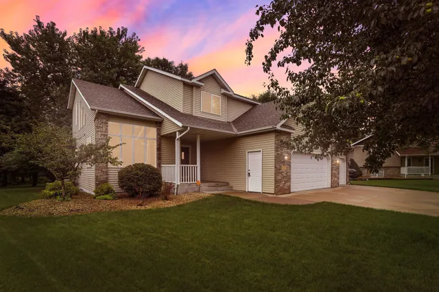 $404,500 | 93 10th Street South, Sartell, MN 56377