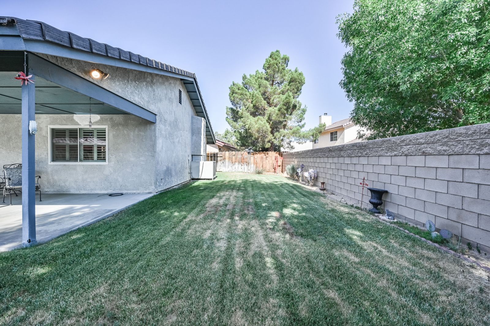 412 Lorene Court Ridgecrest, CA 93555 - Photo 28 of 31 a view of backyard of house with green space