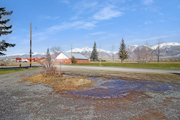 $290,000 | 402 Custer Street, Mackay, ID 83251