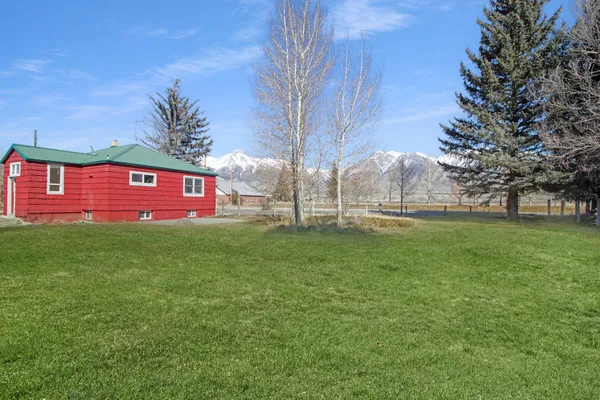 $290,000 | 402 Custer Street, Mackay, ID 83251