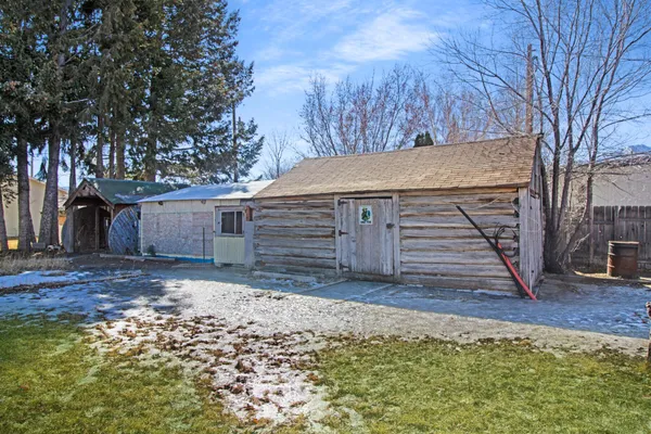 $290,000 | 402 Custer Street, Mackay, ID 83251