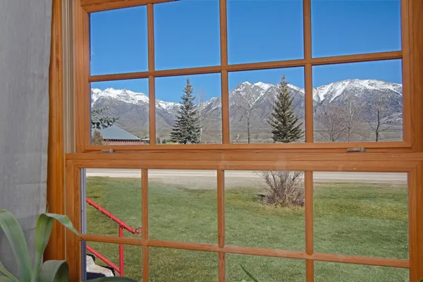 $290,000 | 402 Custer Street, Mackay, ID 83251