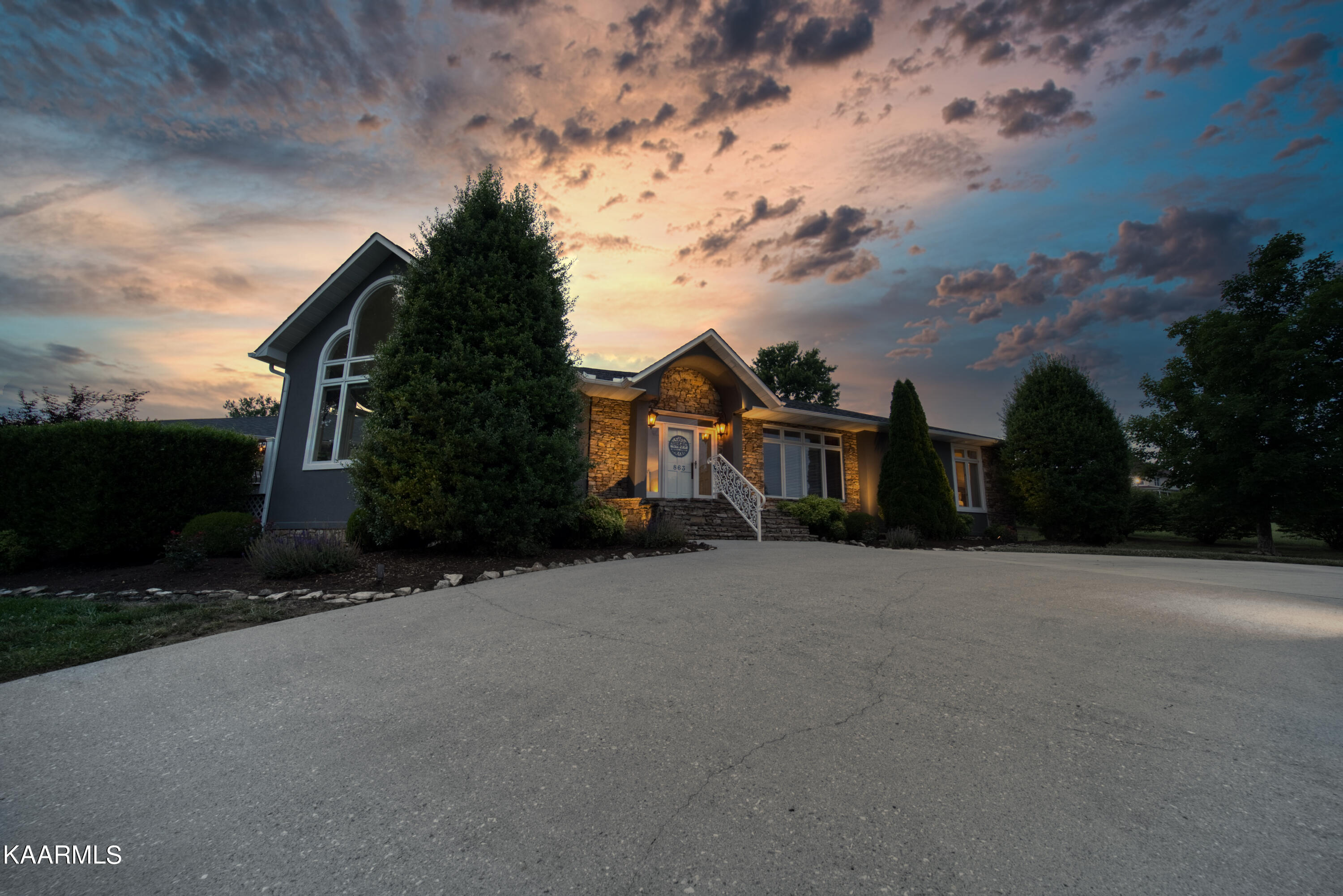 863 Jessica Lea Sevierville, TN 37862 - Photo 2 of 54 SkHDR_A7301866