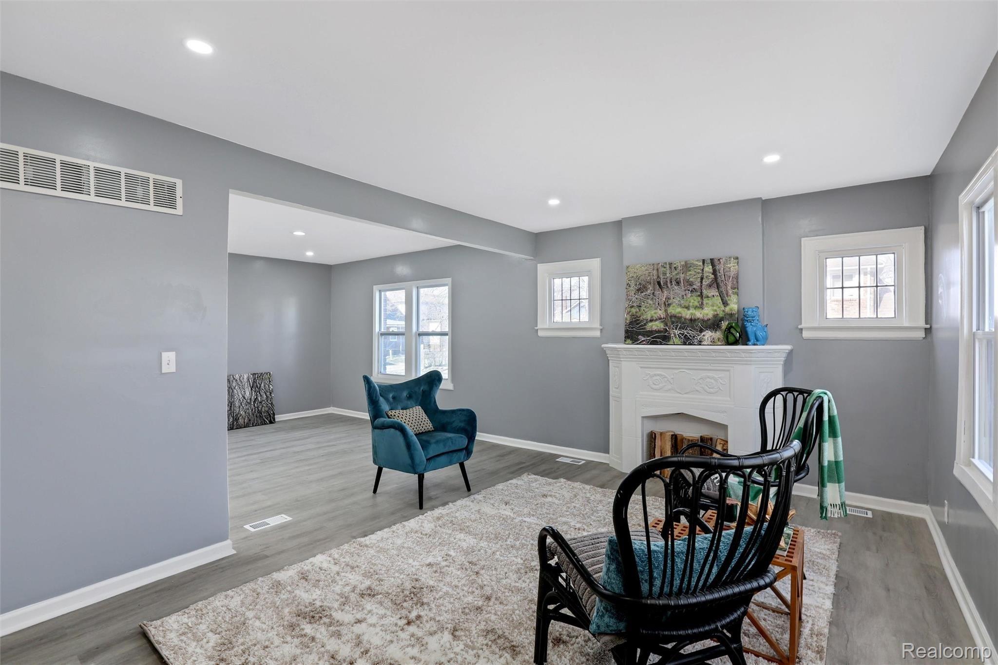 4417 Devonshire Rd_Living Room 1.jpg