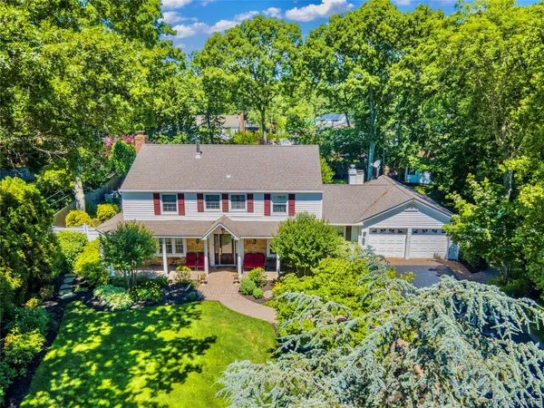 $825,000 | 32 Westmoylan Lane, Coram, NY 11727