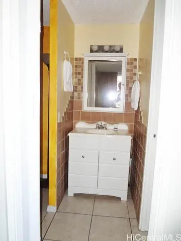 $2,597 | 2572 Lemon Road, Unit 306, Honolulu, HI 96815