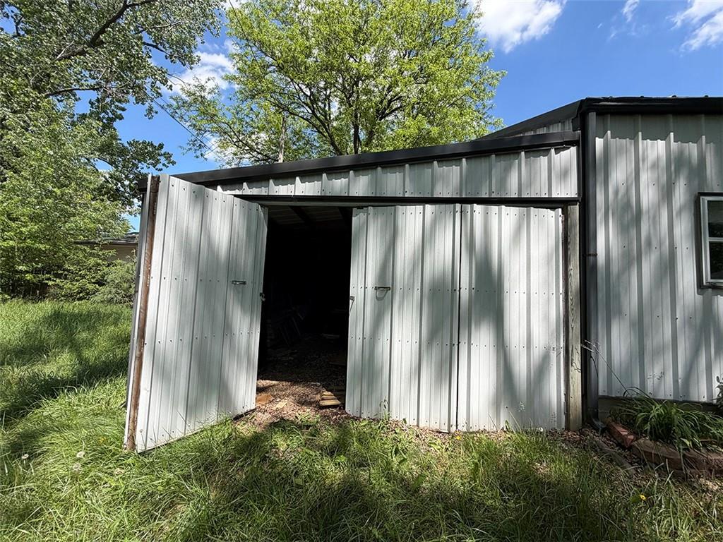232 South County Line Road Windsor, MO 65360 - Photo 26 of 38