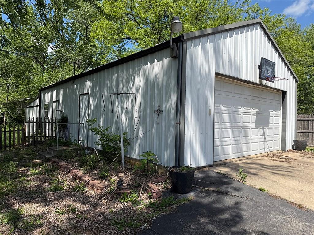 232 South County Line Road Windsor, MO 65360 - Photo 5 of 38