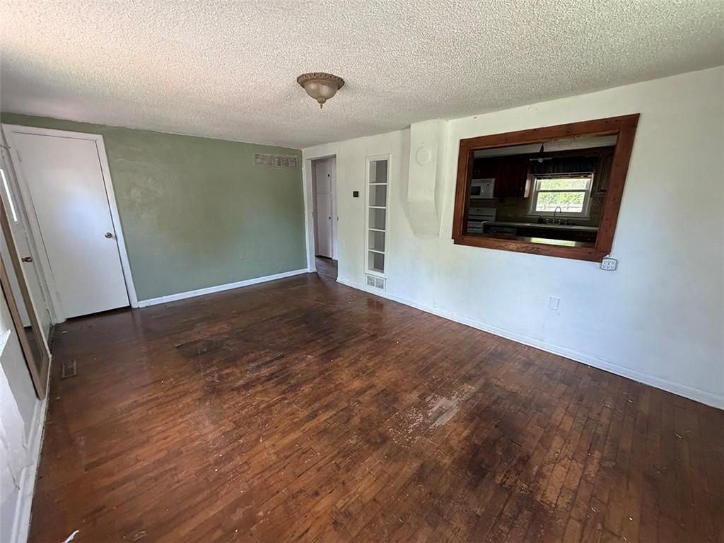 232 South County Line Road Windsor, MO 65360 - Photo 10 of 38