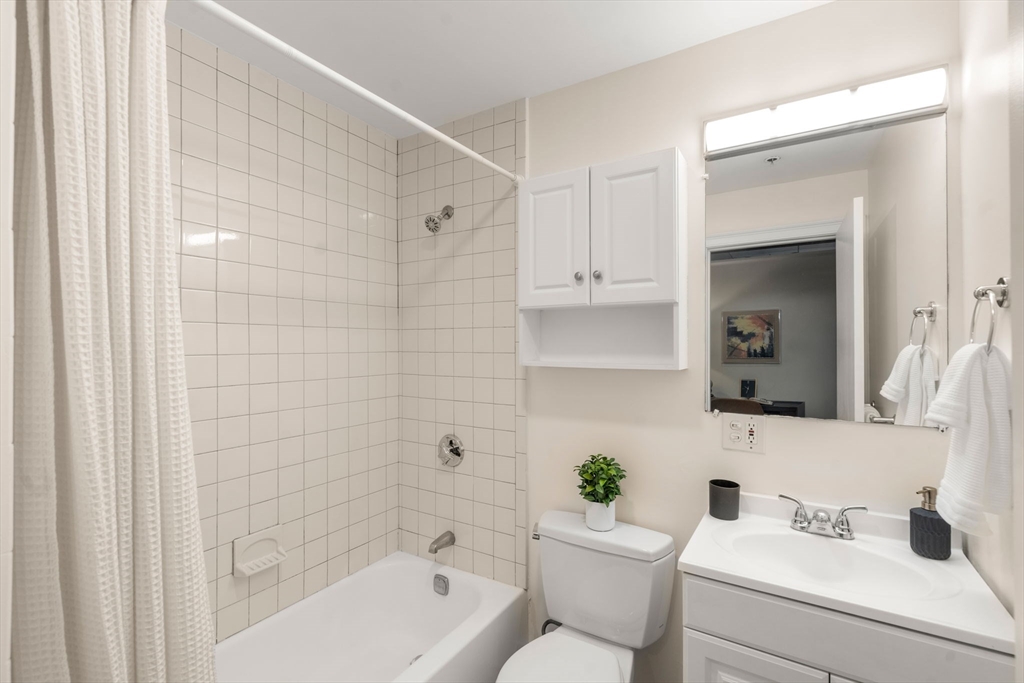 13-19 Stanhope Street, Unit 2B Boston, MA 02116 - Photo 14 of 21