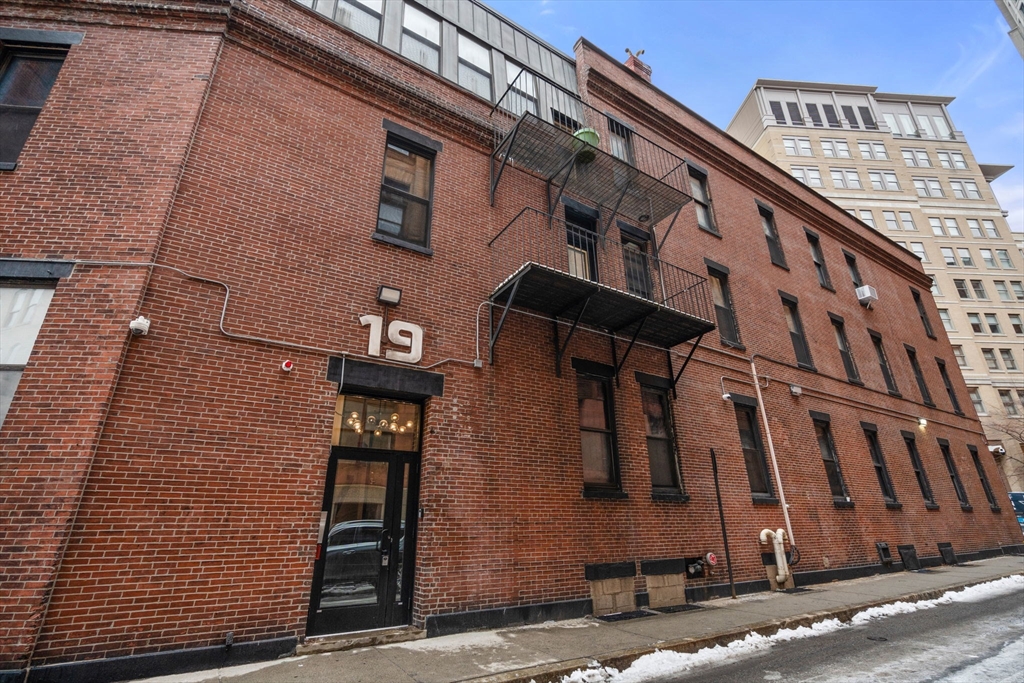 13-19 Stanhope Street, Unit 2B Boston, MA 02116 - Photo 18 of 21