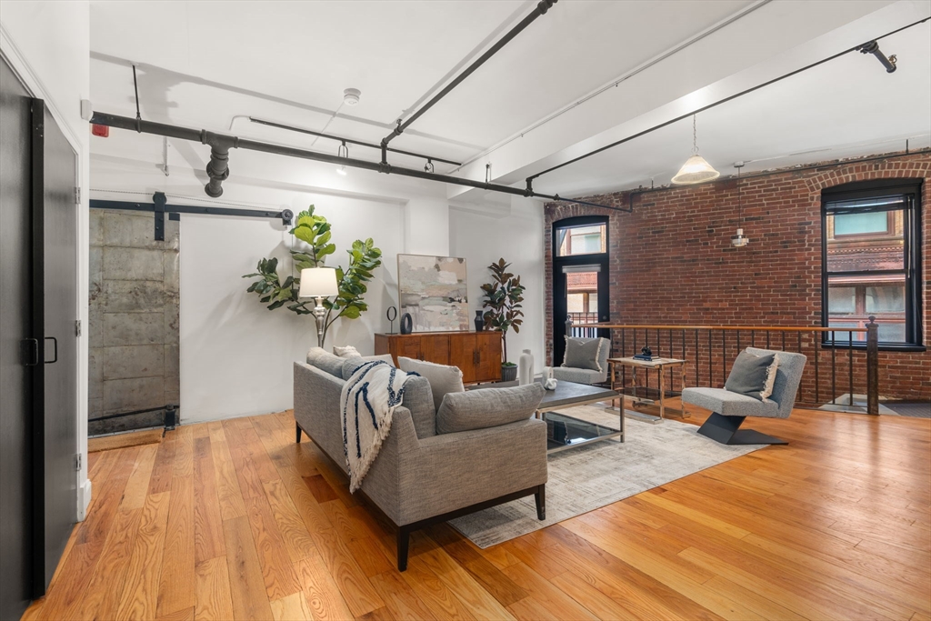 13-19 Stanhope Street, Unit 2B Boston, MA 02116 - Photo 4 of 21