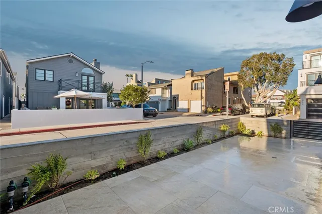 $10,000 | 212 40th Street, Newport Beach, CA 92663