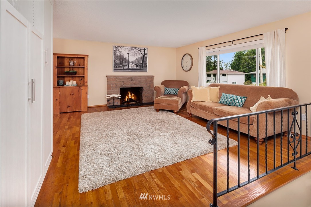 12416 169th Avenue Southeast Renton, WA 98059 - Photo 2 of 19 Gallery Image 2