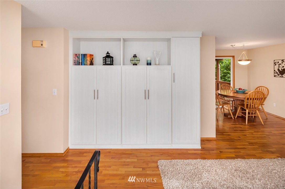 12416 169th Avenue Southeast Renton, WA 98059 - Photo 3 of 19 Gallery Image 3