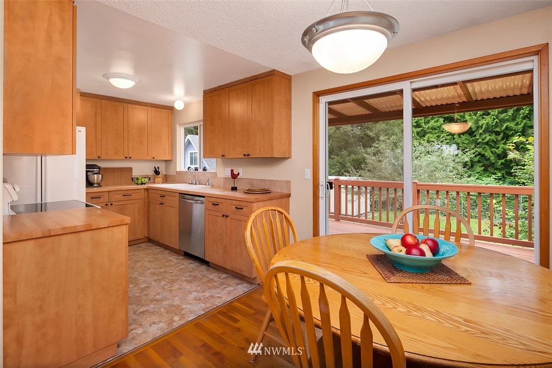 12416 169th Avenue Southeast Renton, WA 98059 - Photo 5 of 19 Gallery Image 5
