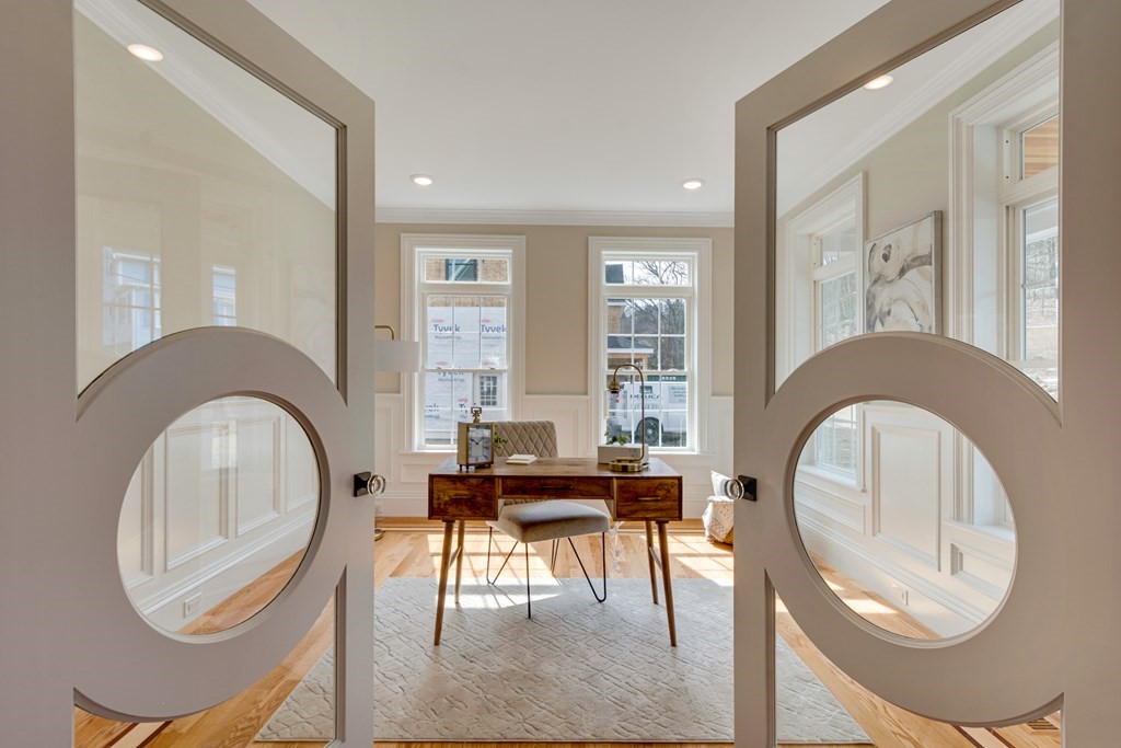 1 Crossman Road Woburn, MA 01801 - Photo 4 of 40 Gallery Image 4