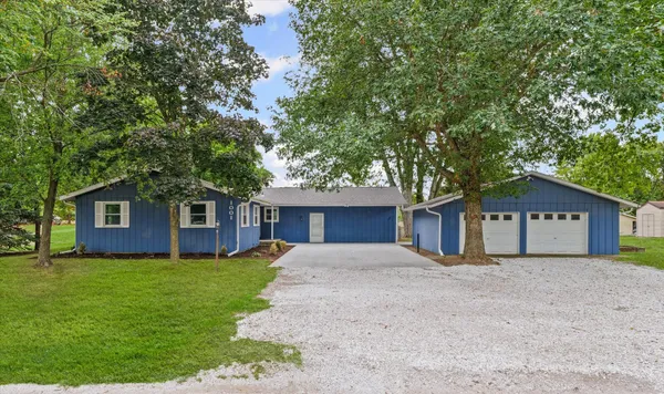 $294,900 | 1001 West Dianne Lane, Mahomet, IL 61853
