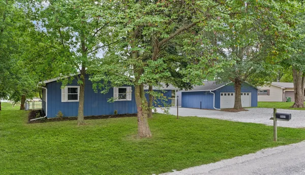 $294,900 | 1001 West Dianne Lane, Mahomet, IL 61853