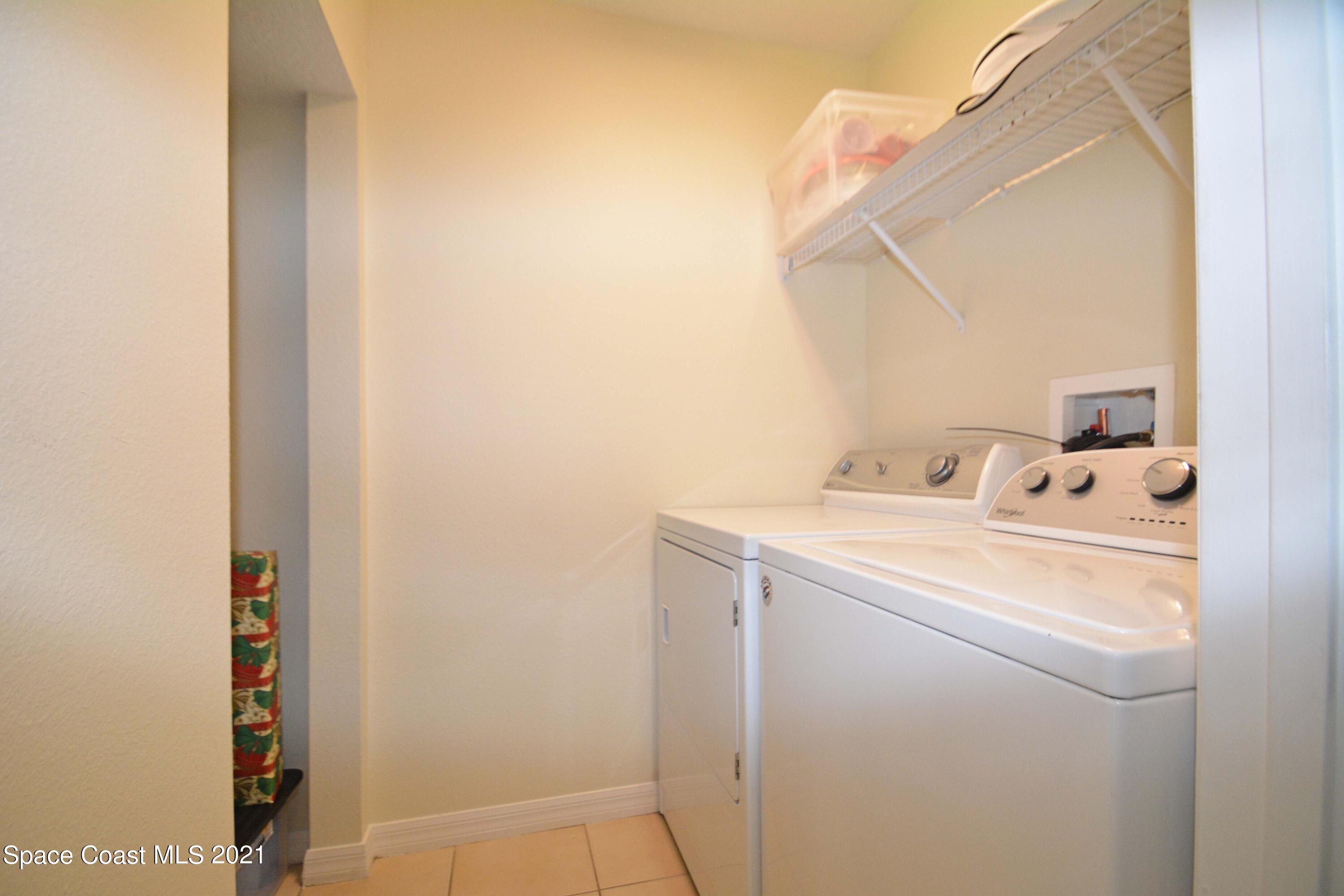 6680 South Goldenrod Road, Unit B' Orlando, FL 32822 - Photo 18 of 19 Laundry Room