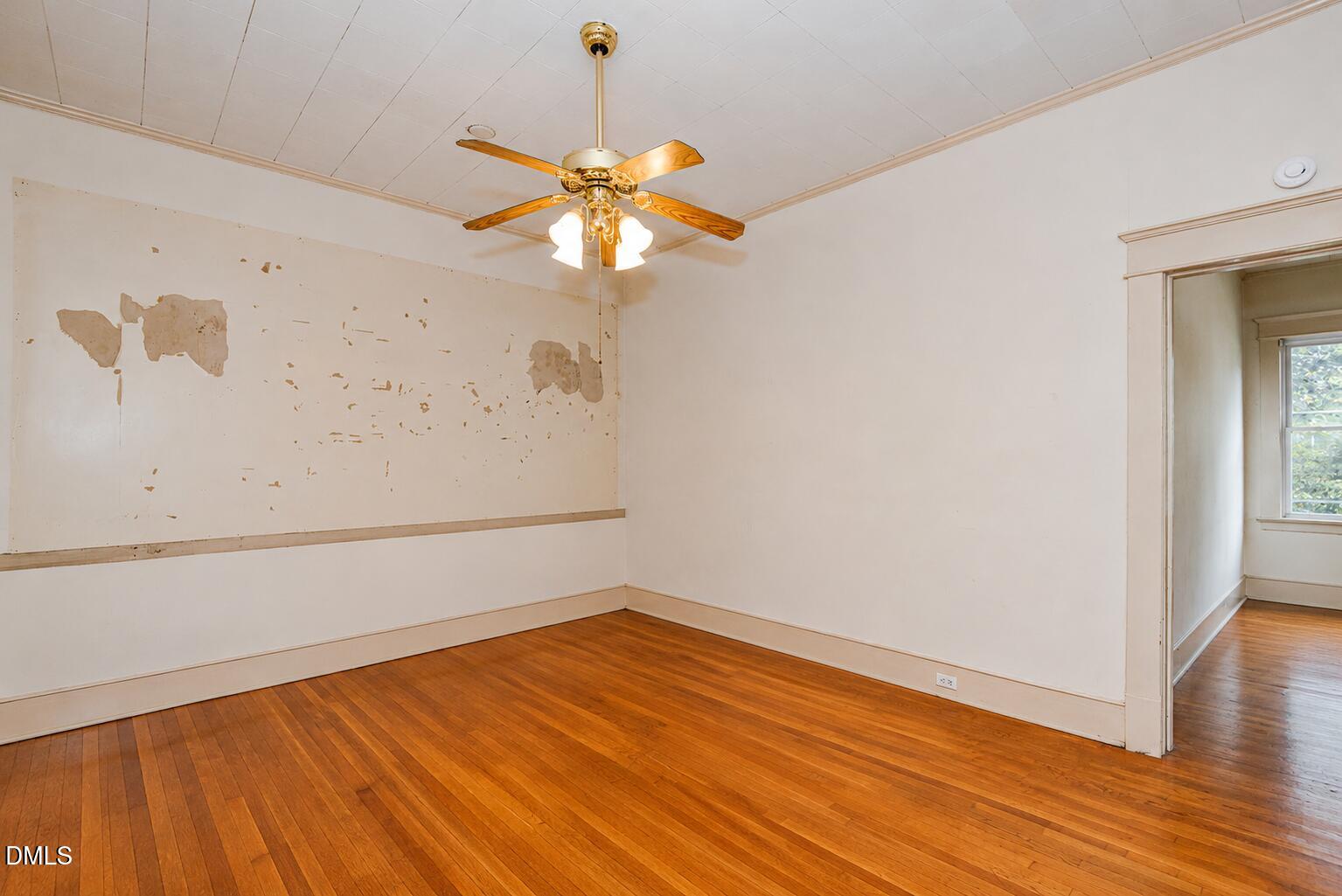 6119 North Roxboro Street Durham, NC 27712 - Photo 14 of 49 Front room with objects removed