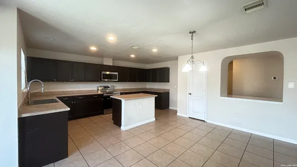 $2,500 | 11155 Acuff Station, San Antonio, TX 78254