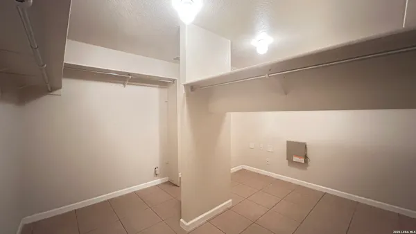 $2,500 | 11155 Acuff Station, San Antonio, TX 78254