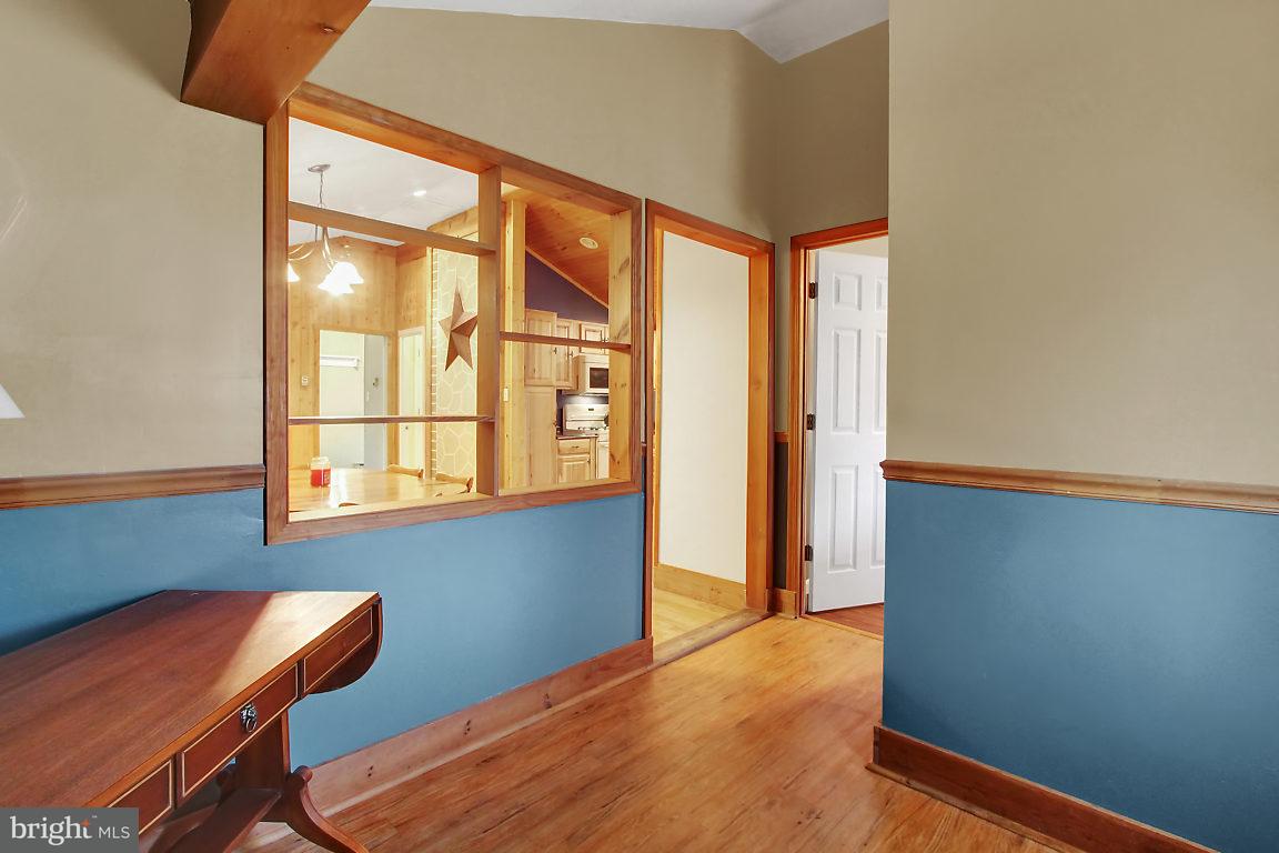 509 River Road Delta, PA 17314 - Photo 2 of 26 Foyer