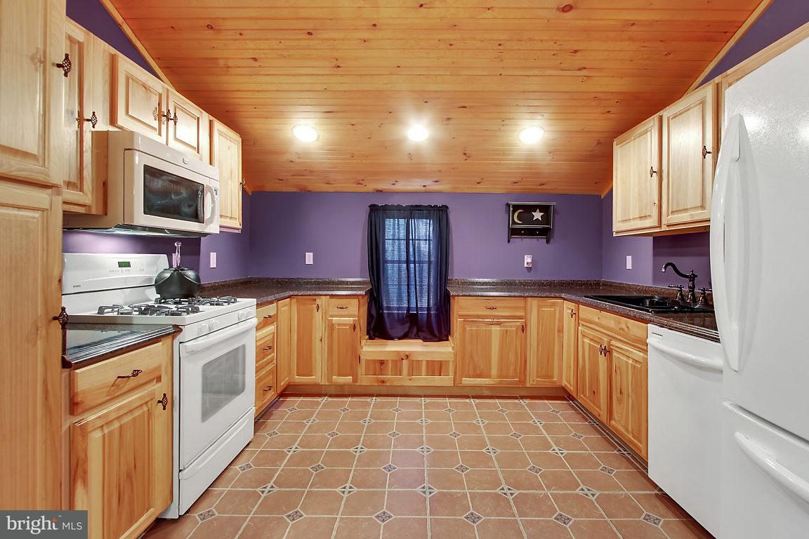 509 River Road Delta, PA 17314 - Photo 8 of 26 Kitchen